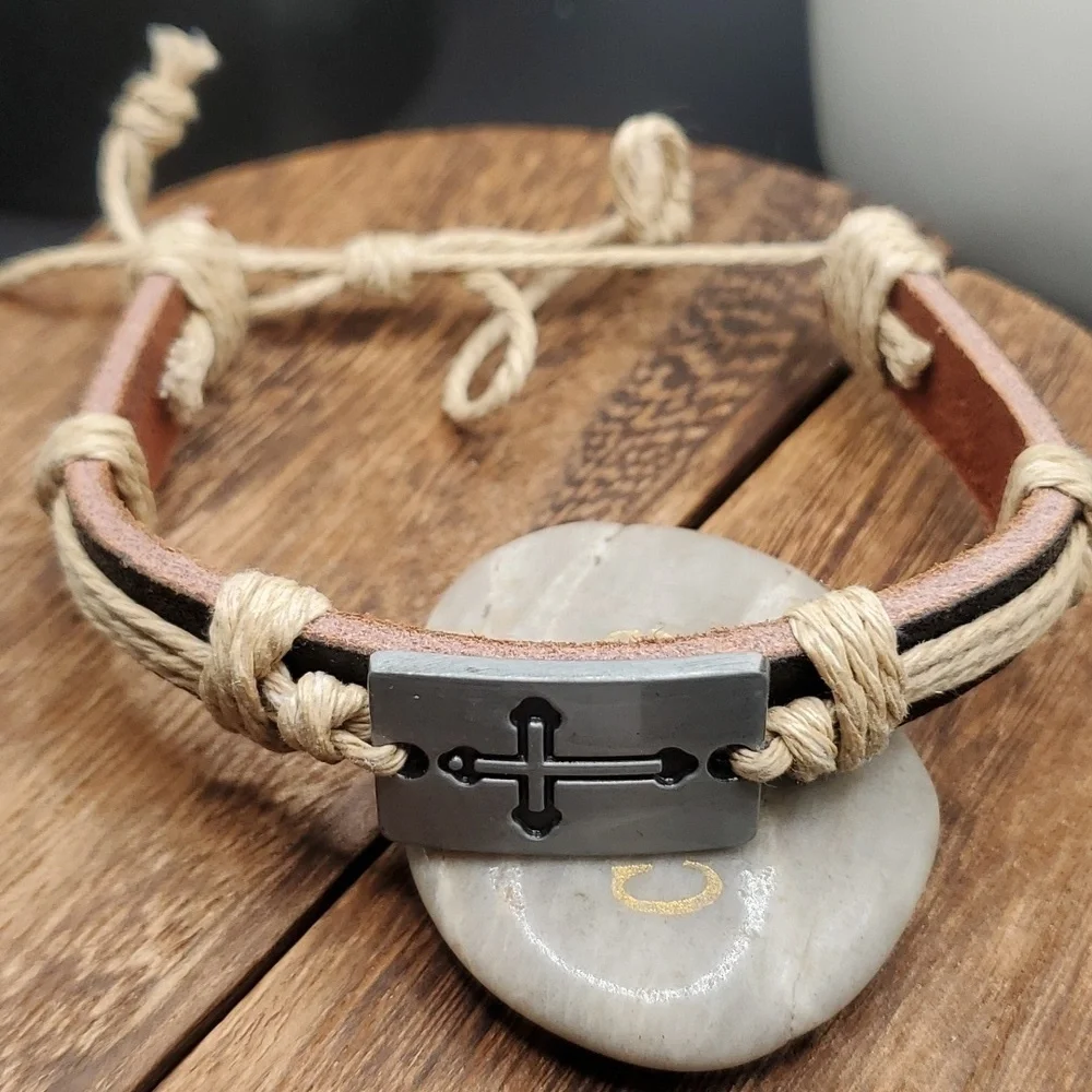 B2607‎ leather cross bracelet masculine